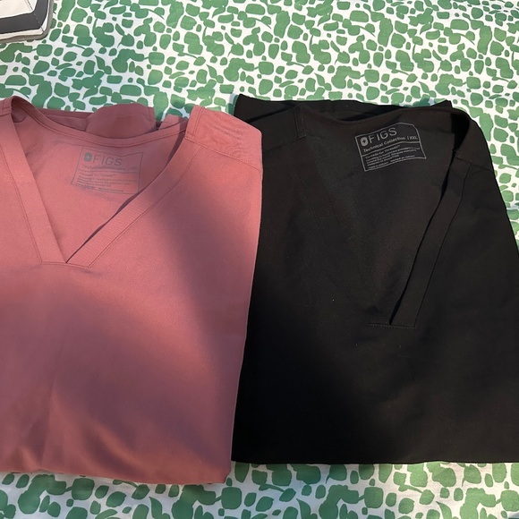 BUNDLE DEAL – FIGS Casma Scrub Tops 2XL (Mauve + Black) – EUC - Picture 1 of 8
